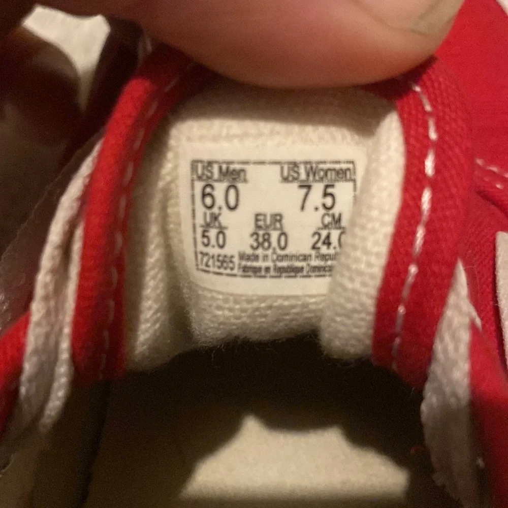 VANS Red Canvas Lace Up - Womens 7.5 -Mens 6​​​ - Picture 3 of 5